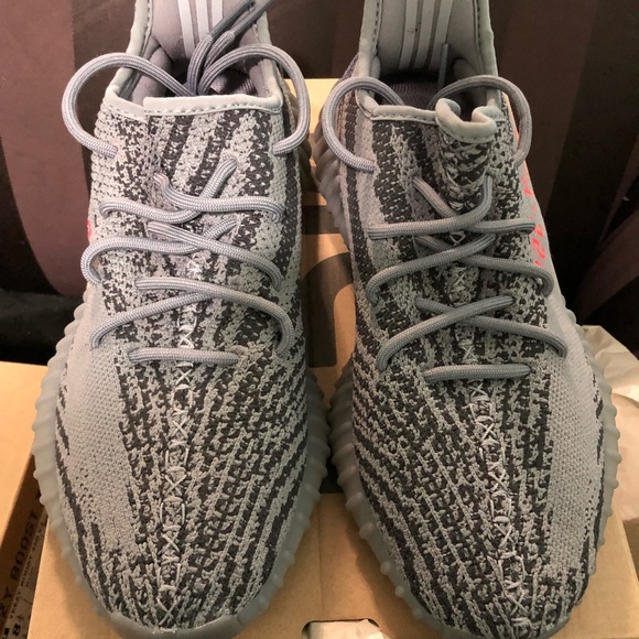 Yeezy 350 V2 - Picture 2 of 6